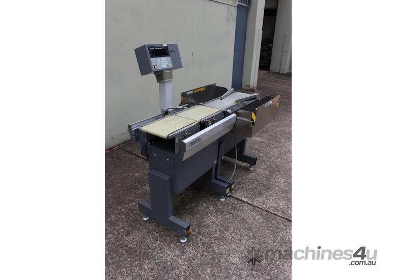 Checkweigher with Rejector.