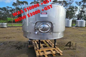 MUELLER | VAT | 6,000L | Insulated & Agitated with Side Entry Manway