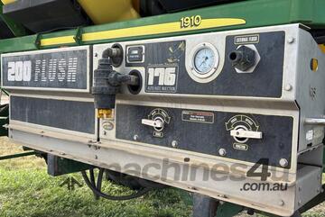 2012 John Deere 1910 Air Carts