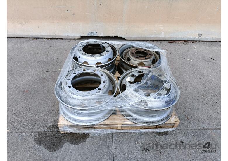 caption 4 X Assorted Truck Rims