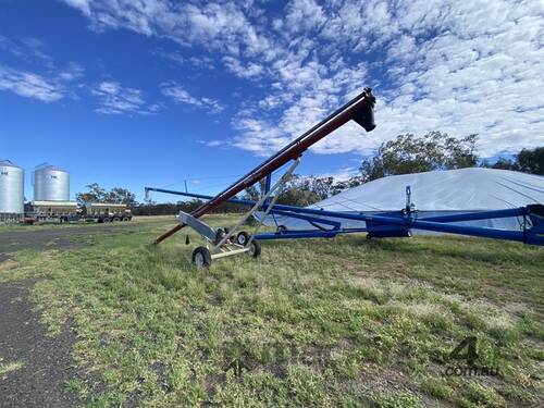 caption BUHLER Farm King 836 Auger