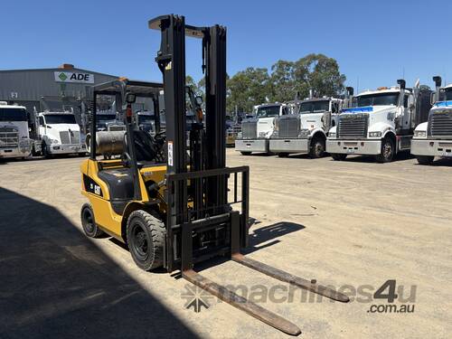 caption 2018 CAT GP25NT Forklift