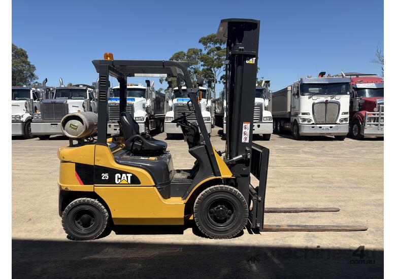caption 2018 CAT GP25NT Forklift