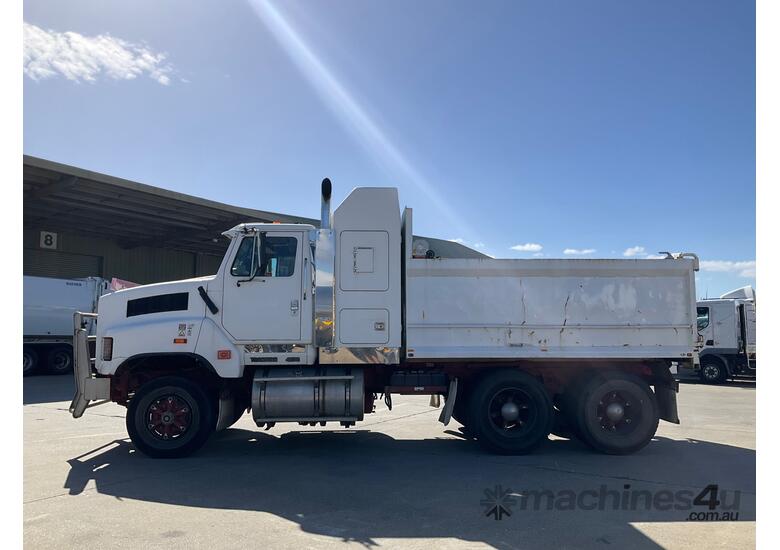 caption 1988 International Transtar 4670 Tipper