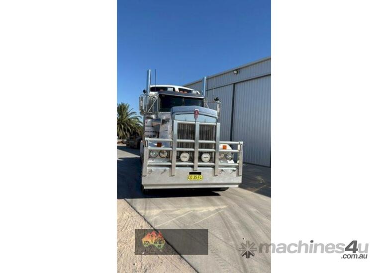 caption (8677) Kenworth 909 - 2013