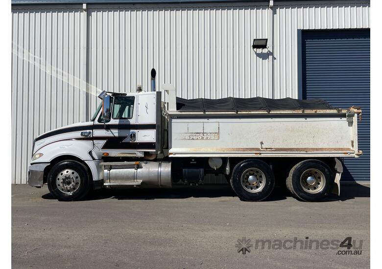 caption 2010 Caterpillar CT 700-15L Tipper Body