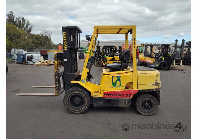 caption 3T Diesel Container Mast