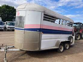 Homemade Dual Axle Horse Float - picture2' - Click to enlarge