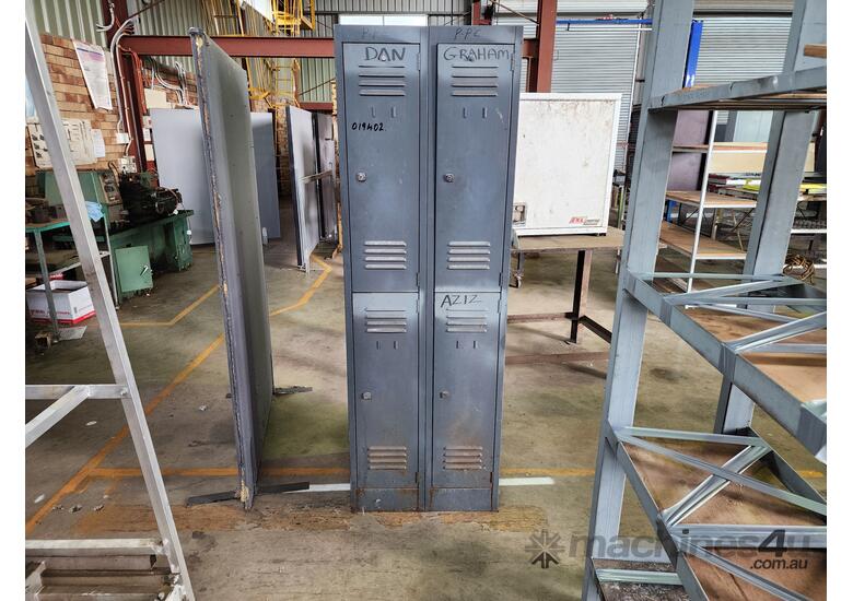 caption Lockers