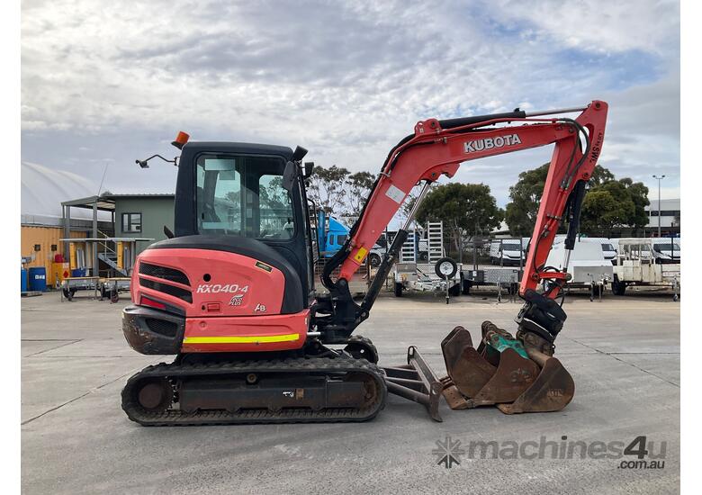 Kubota KX040-4 Excavator