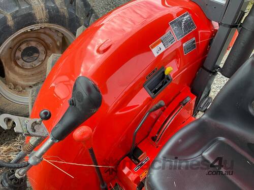 caption 2022 Kubota M7040SU Tractor / Loader