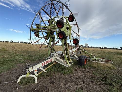 2011 Class Liner 3000 Hay Rake 