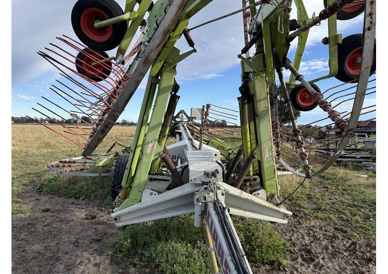 2011 Class Liner 3000 Hay Rake 