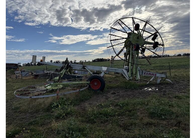 2011 Class Liner 3000 Hay Rake 