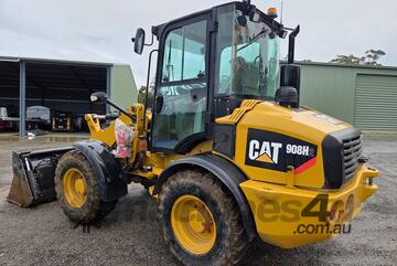 2014 CATERPILLAR 908H2 LOADER WITH MP BUCKET