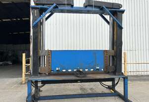 Guillotine - decommissioned used machinery