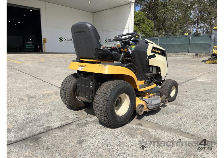 caption 2014 Cub Cadet LTX 1042 (Non Mobile)