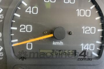 2004 Mitsubishi FN600 Beaver Tail