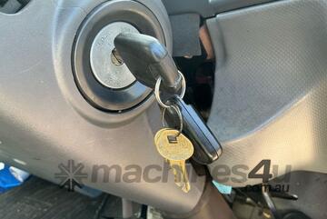 2009 Isuzu FRR500 Curtainsider