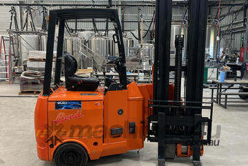 Near New BENDI B318-60 Narrow Aisle Forklift. *Less than 100 hours! Save over $35,000 on a new one*