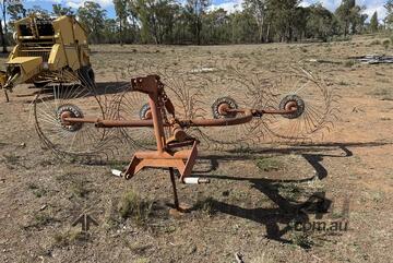 Massey Ferguson   3PL HAY RAKE