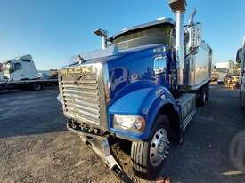 Mack Trident - picture2' - Click to enlarge