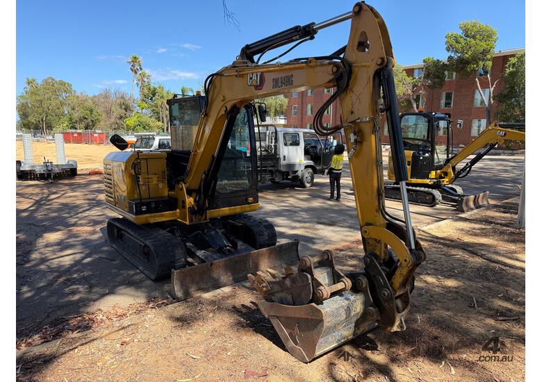 2021 CAT 305.5E2 Excavator 