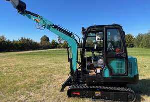 EXCEVATOR 4 TON WITH AIR CONDITIONING