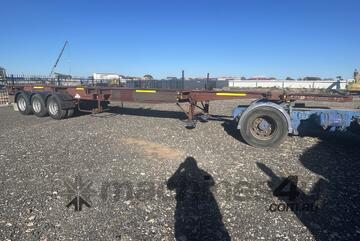 1996 Freighter ST3 Extendable Skeletal Trailer