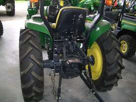 JOHN DEERE 3038E - picture1' - Click to enlarge