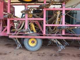 Turner Q Four Air Seeder Complete Single Brand Seeding/Planting Equip - picture1' - Click to enlarge