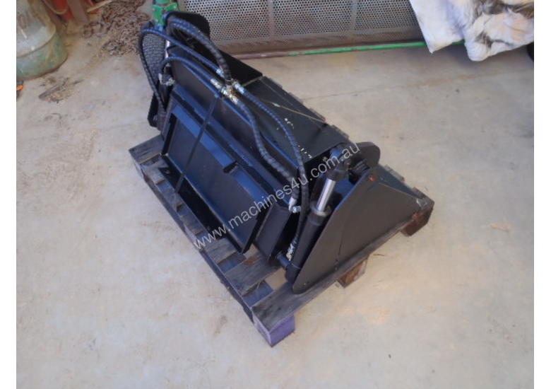 New Dingo Australia 4 in 1 Bucket Skidsteer Dingo 1050 mm Wide Skid