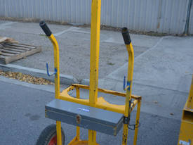 Heavy Duty Oxy Gas cutting bottle trolley truck cr - picture1' - Click to enlarge