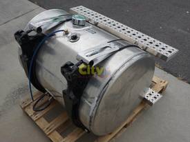 Freightliner 265 Litre Polished Alloy Fuel Tank - picture1' - Click to enlarge