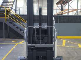 Crown Second Hand Single Reach Truck - picture1' - Click to enlarge