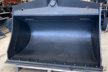 Roo Attachments 8 Tonne Hydraulic Tilt Bucket 1500mm