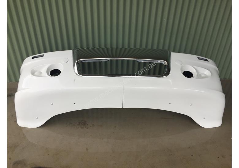 caption Freightliner Coronado Front Bumper + Bull Bar
