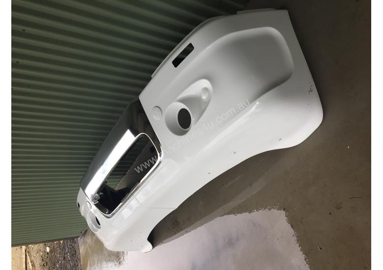 caption Freightliner Coronado Front Bumper + Bull Bar