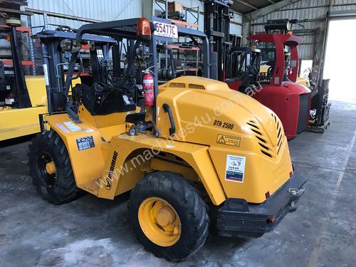 Uromac DTH25 forklift 4WD