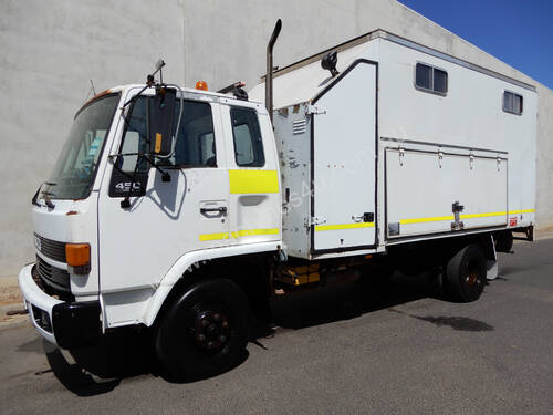 Isuzu FSR450 Service Body Truck