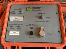 1664 Remote Firing Device - picture2' - Click to enlarge