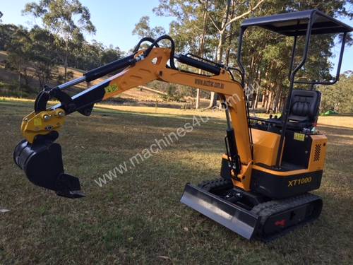 2019 Mini Excavator with attachment package