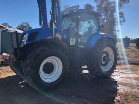 New Holland T7030 FWA/4WD Tractor - picture2' - Click to enlarge