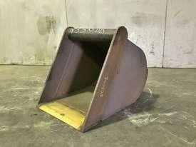 UNUSED 500MM BATTER BUCKET TO SUIT 4-6T EXCAVATOR E030 - picture0' - Click to enlarge