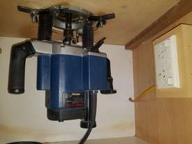 INDUSTRIAL ROUTER WITH CUSTOM MADE CABINET - picture2' - Click to enlarge