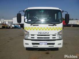 2011 Isuzu FRR500 - picture1' - Click to enlarge