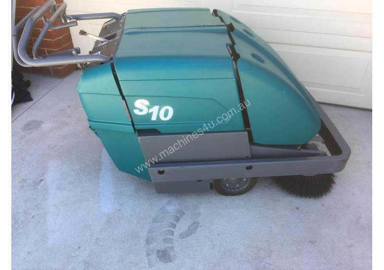 caption 2014 Tennant S10 FLOOR SWEEPER