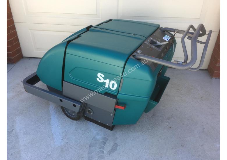 caption 2014 Tennant S10 FLOOR SWEEPER