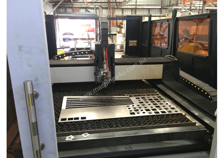 caption ALPHA fiber laser cutter - 700W IPG laser