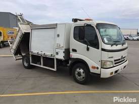 2010 Hino 300C - picture0' - Click to enlarge
